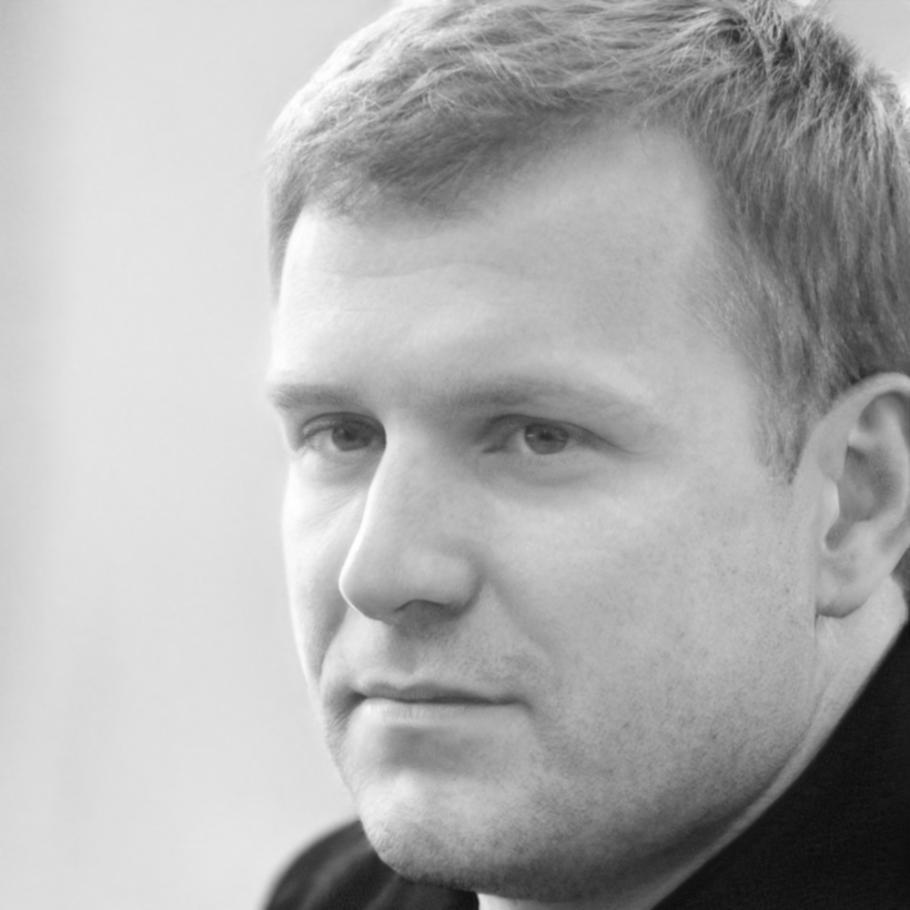 Portret profesionist Alexandru Pătrașcu, expert în analiză financiară